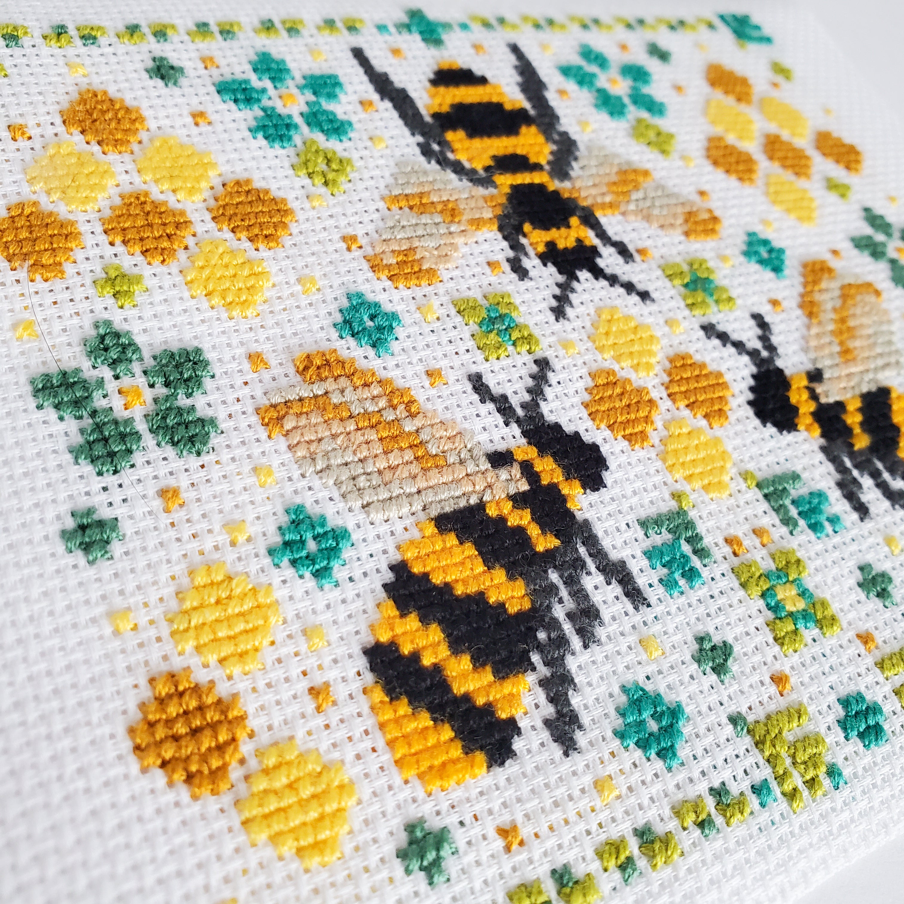 Summer Bees Folk Art Scene - PDF Digital Download Cross Stitch Pattern & Guide